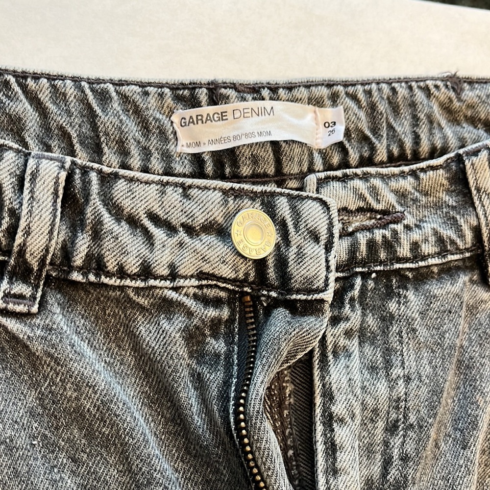 Dark wash MOM jeans! - Picture 4 of 6